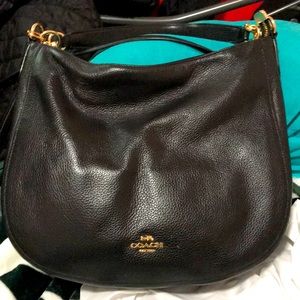 Gorgeous Coach Hobo bag (Includes crossbody strap)